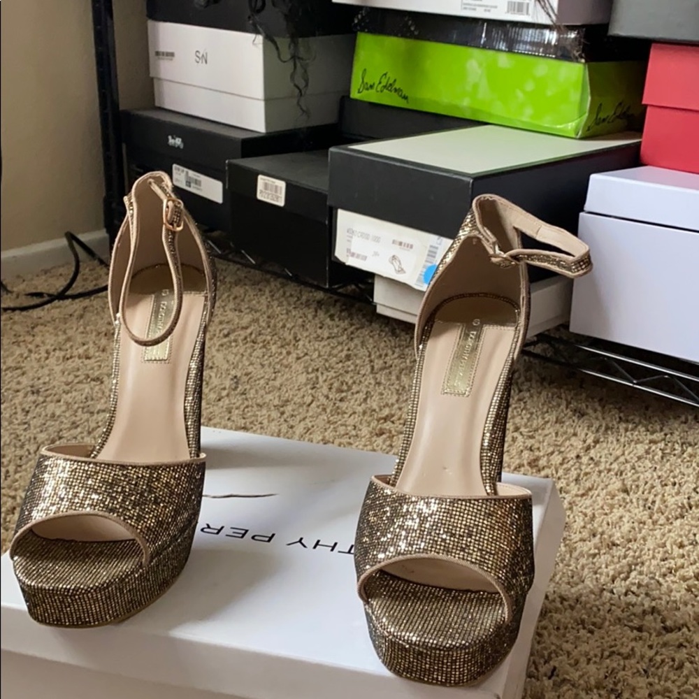 Shoes - Picture 2 of 3